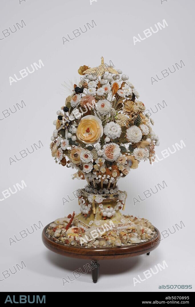 Anonymous, c. 1850, glass, wood, paper, shell animal material, metal wire, coral, Total: 55.5 x 30.5cm 555 x 305mm, Bell: 46.8 x 26.6cm 468 x 266mm, Base: 8, 7 x 30.5cm 87 x 305mm, Flower basket with bouquet on a pedestal, largely made of shells and coral. Both the basket, the flowers and the pedestal are made of various shells. The bouquet contains many different flowers. The basket and the pedestal are decorated with streamers of small flowers, again made up of small shells and coral. At the top of the bouquet is a bird and a butterfly on a flower. The flower arrangement is under a bell jar placed on a three-legged wooden base, 1937.