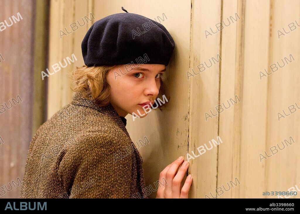 CHLOE GRACE MORETZ in HUGO, 2011, directed by MARTIN SCORSESE. Copyright GK FILMS.
