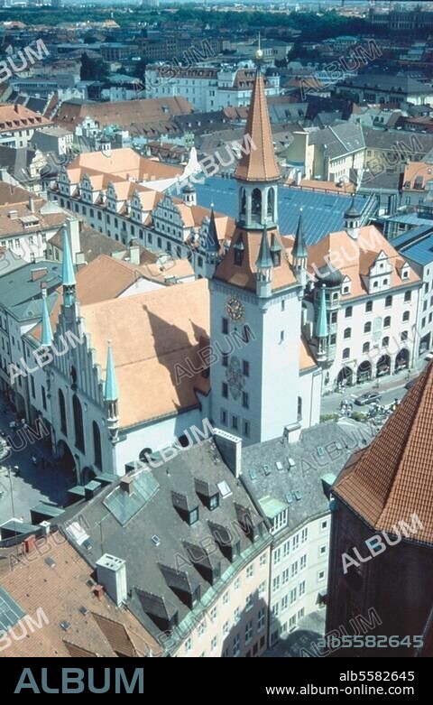 München, Altes Rathaus. Erbaut 1470 - 1480. Ansicht vom Turm von St. Peter aus gesehen. Foto, 1996.