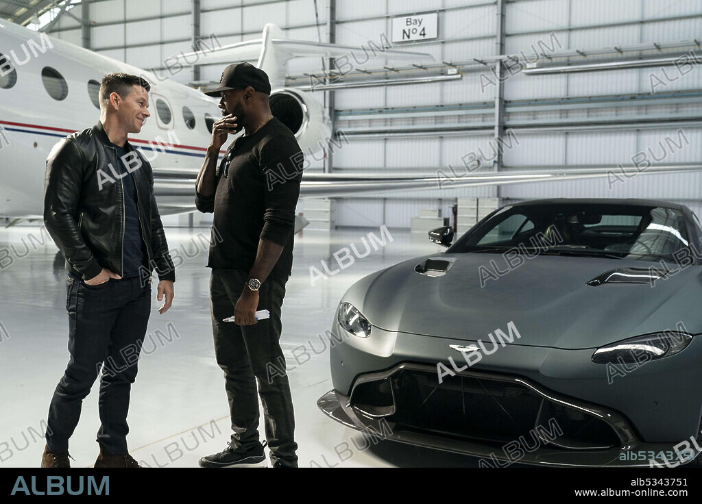 ANTOINE FUQUA and MARK WAHLBERG in INFINITE, 2021, directed by ANTOINE FUQUA. Copyright Di Bonaventura Pictures / Paramount Pictures.