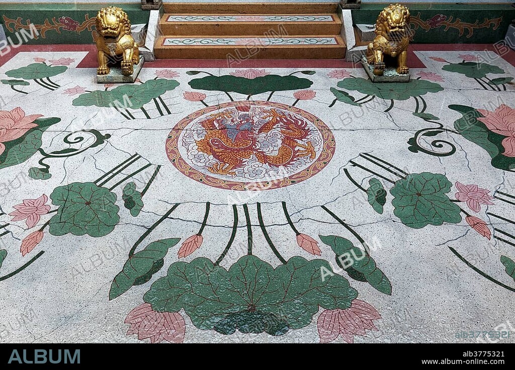 Floor mosaic in the courtyard, Wat Mangkon Kamalawat, Chinese Buddhist temple, Pom Prap Sattru Phai, Bangkok, Thailand