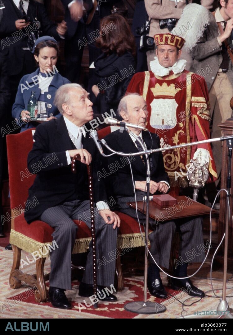 BORGES , JORGE LUIS. ESCRITOR ARGENTINO . 1899 - 1986. ENTREGA DEL PREMIO CERVANTES COMPARTIDO CON GERARDO DIEGO. SFGP / © KORPA.