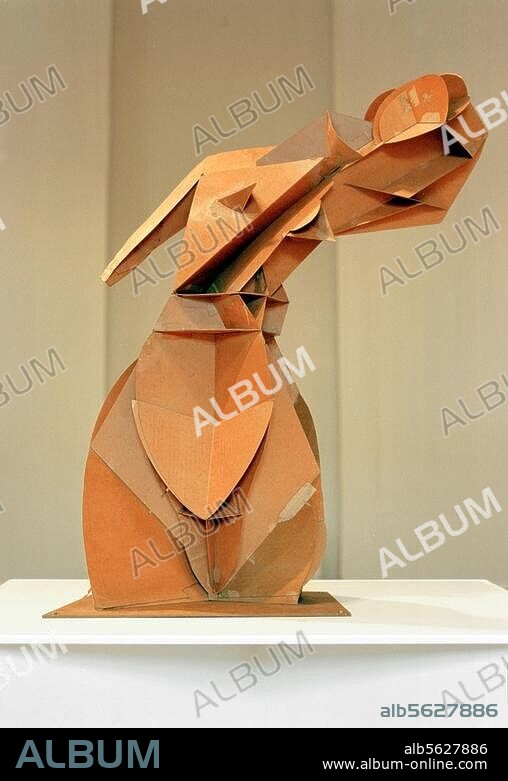NAUM GABO. Gabo, Naum. 1890-1977. "Entwurf für den Konstruktiven Torso", 1917/18. Pappe, 117 × 93 × 50 cm. Berlin, Berlinische Galerie.