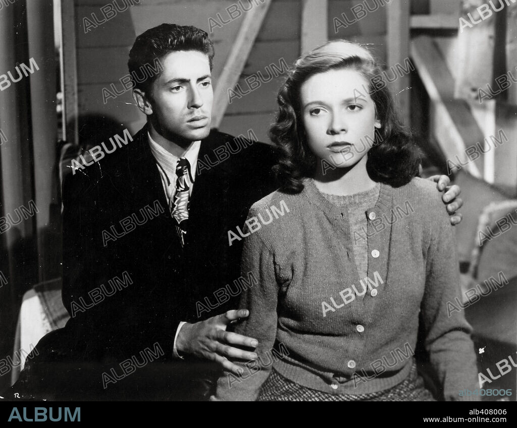 CATHY O'DONNELL y FARLEY GRANGER en LOS AMANTES DE LA NOCHE, 1948 (THEY LIVE BY NIGHT), dirigida por NICHOLAS RAY. Copyright RKO RADIO.