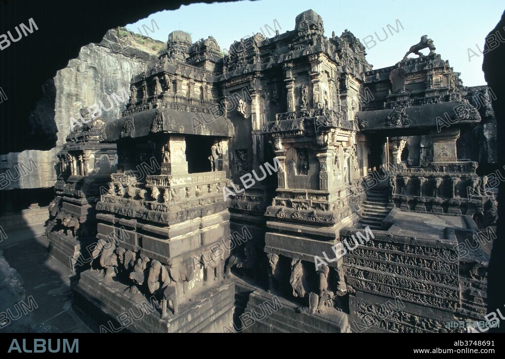 Rock-cut Kailasa temple, Ellora, UNESCO World Heritage Site, near Aurangabad, Maharashtra, India, Asia.