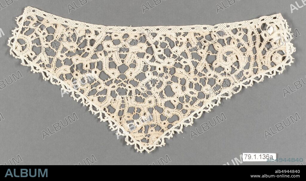 Pair of cuffs and collar, Northern Italian, 17th century, Northern Italian, Bobbin lace, Cuffs: 4 x 8 in. (10.2 x 20.3 cm), Collar: 8 x 31 in. (20.3 x 78.7 cm), Textiles-Laces.