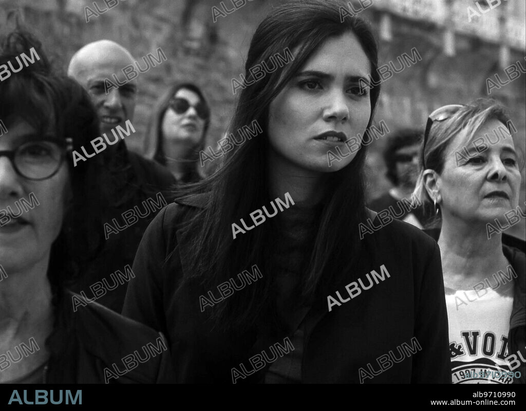 LORETO MAULEON in STILLNESS IN THE STORM, 2022 (GELDITASUNA EKAITZEAN), directed by ALBERTO GASTESI. Copyright Vidania Films / ETB.