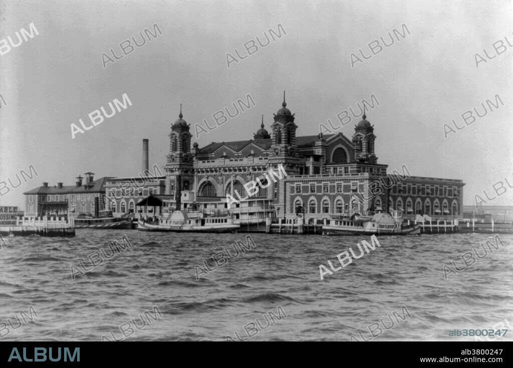 NYC, Ellis Island, 1905