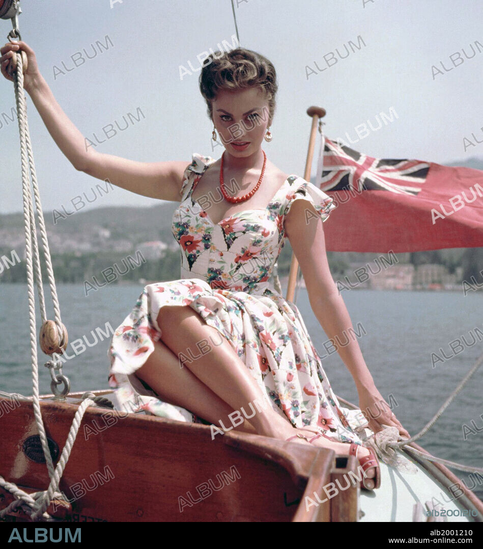 SOPHIA LOREN en PAN, AMOR Y.. ., 1955 (PANE, AMORE E.. .), dirigida por DINO RISI. Copyright TITANUS.