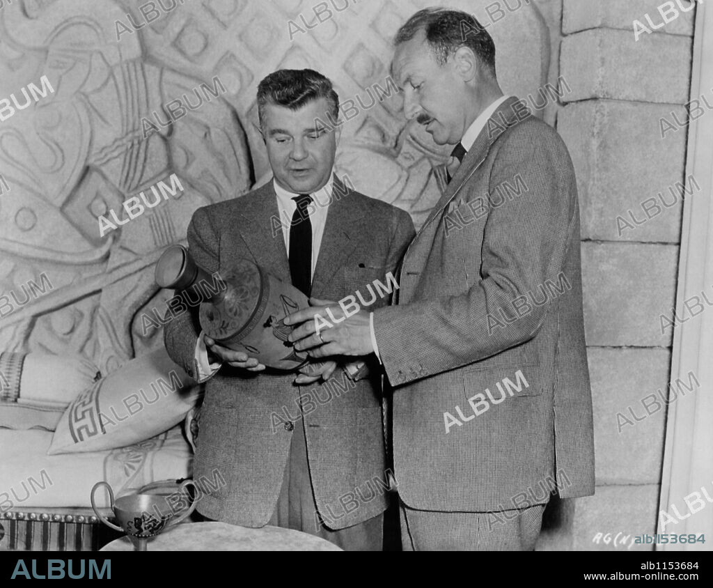 PRINCIPE PEDRO DE GRECIA and ROBERT ROSSEN in ALEXANDER THE GREAT, 1956, directed by ROBERT ROSSEN. Copyright UNITED ARTISTS.