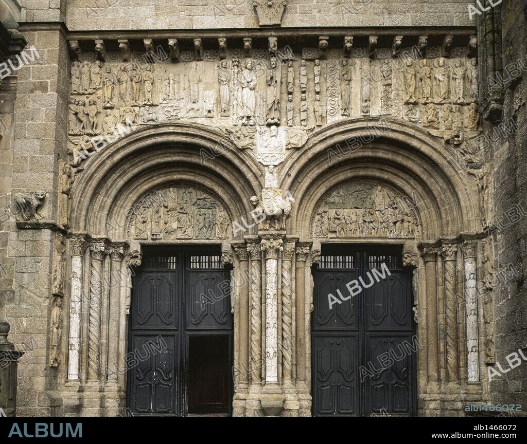ARTE ROMANICO. ESPAÑA. PORTICO DE LAS PLATERIAS (Siglo XI). Detalle de la portada, única fachada original de la catedralL que se ha conservado. Los tímpanos representan escenas de las tentaciones y la pasión de Cristo. SANTIAGO DE COMPOSTELA. Provincia de A Coruña. Galicia.