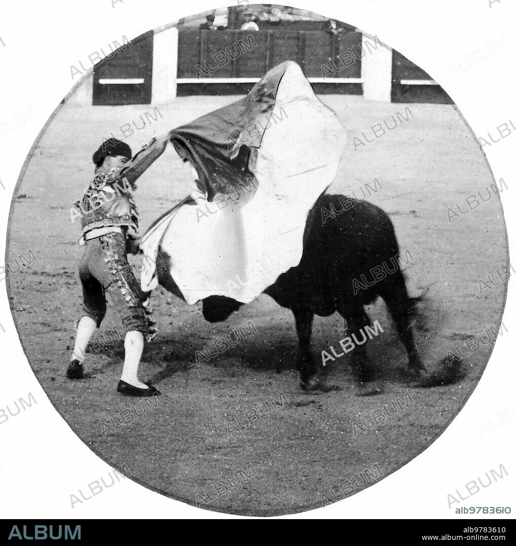 Abril 1913. Carabanchel. Pastoret Lanceando de Capa. Foto: rueda.