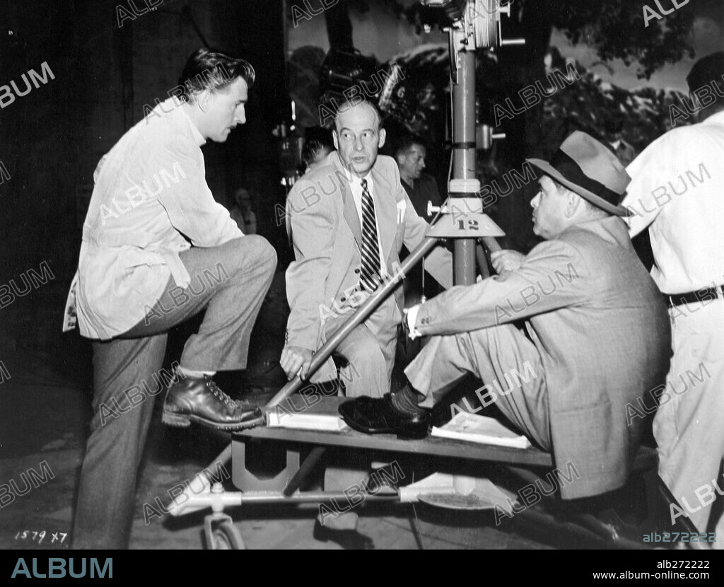 PANDRO S. BERMAN, RICHARD THORPE and STEWART GRANGER in THE PRISONER OF ZENDA, 1952, directed by RICHARD THORPE. Copyright M.G.M.