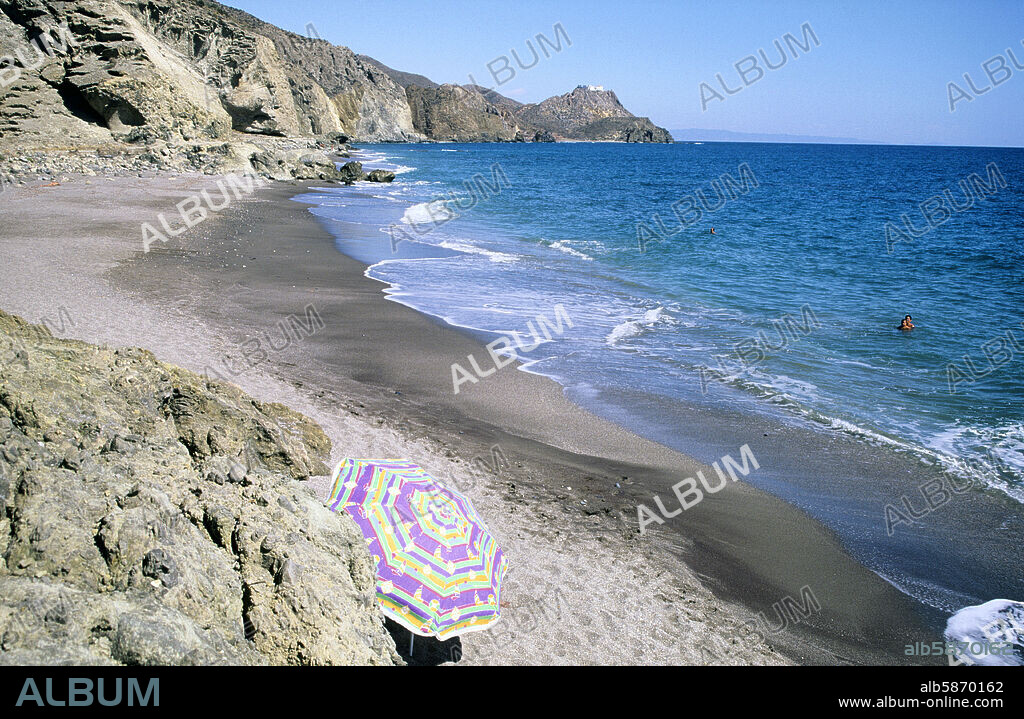 Sopalmo, playa de Granatilla; cerca de Mojácar.