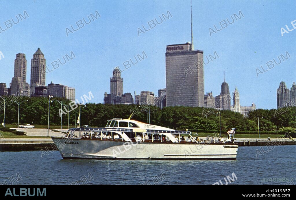 Wendella boat rides, Chicago, Illinois, USA, 1960. Postcard showing one of the Wendella boats on Lake Michigan. The Chicago skyline is in the background, with the Prudential Building in the centre.