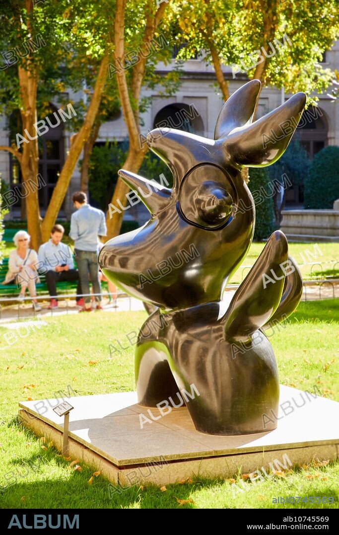 Oiseau lunaire, Pájaro lunar, 1966, Joan Miró, Museo Nacional Centro de Arte Reina Sofia, Madrid, Spain, Europe.