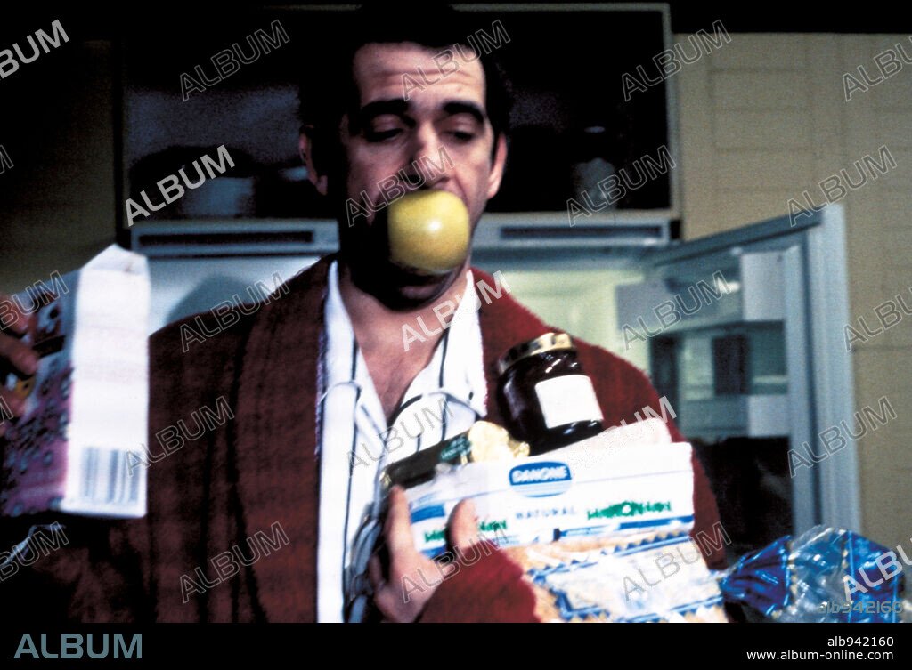KARRA ELEJALDE en BEST-SELLER: EL PREMIO, 1996. Copyright 5 FILMS S.A.
