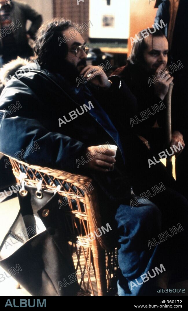 JACK NICHOLSON und STANLEY KUBRICK in SHINING, 1980 (THE SHINING), unter der Regie von STANLEY KUBRICK. Copyright WARNER BROTHERS.