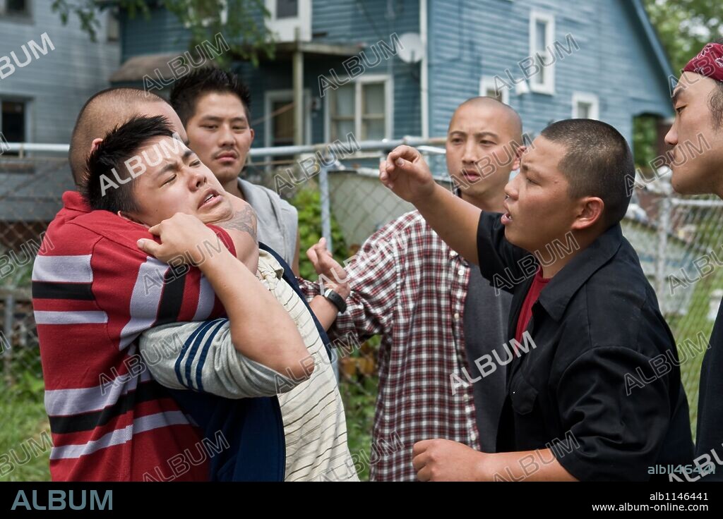BEE VANG, DOUA MOUA, ELVIS THAO, JERRY LEE y SONNY VUE en GRAN TORINO, 2008, dirigida por CLINT EASTWOOD. Copyright DOUBLE NICKEL ENTERTAINMENT/GERBER PICTURES/MALPASO PRODUC./ / RIVETTI, ANTHONY MICHAEL.
