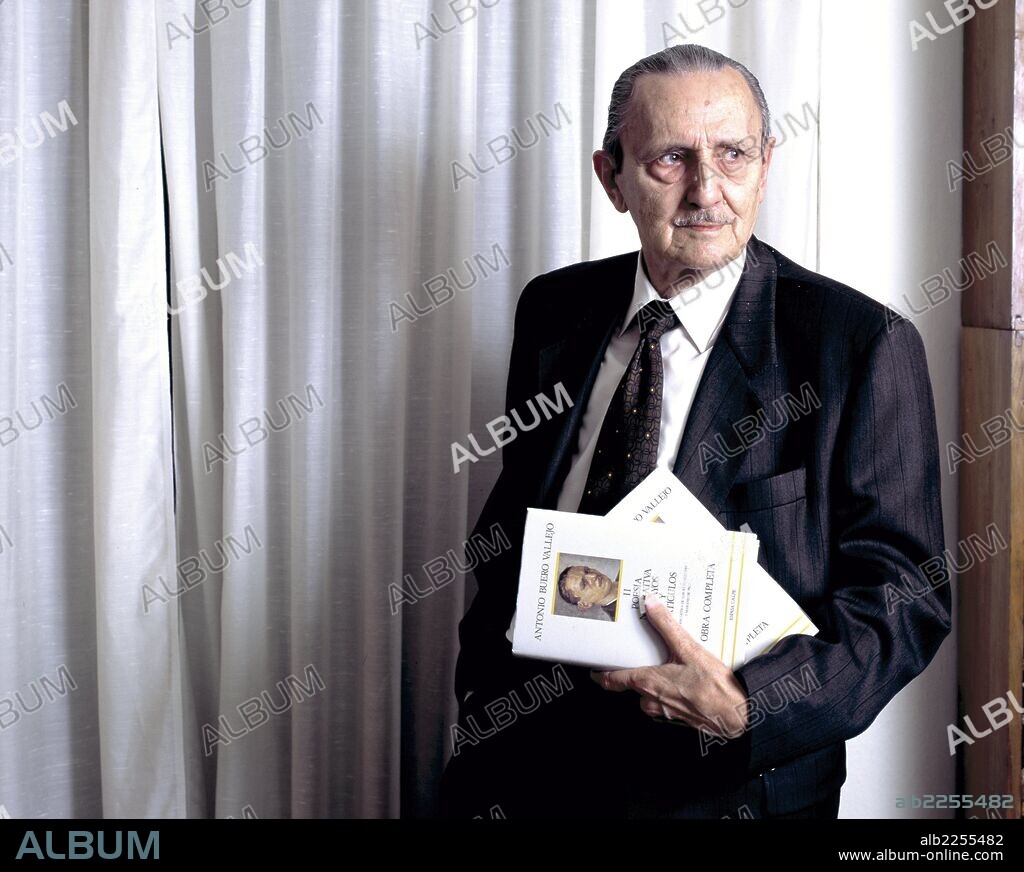 BUERO VALLEJO , ANTONIO. ESCRITOR ESPAÑOL. 1916 -. FOTOGRAFIA DEL AÑO 1990.