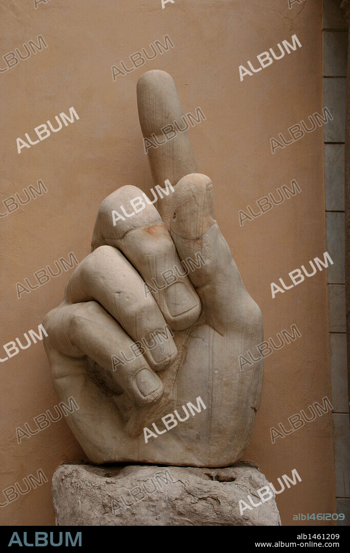 ARTE ROMANO. ITALIA. MANO COLOSAL del emperador CONSTANTINO "El Grande" (285-337). Fechada en el siglo IV. Palacio de los Conservadores. Museos Capitolinos. Roma. Italia.