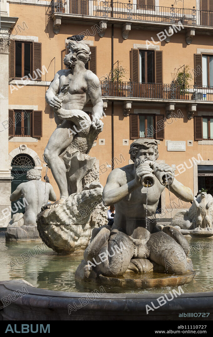 Fontana del Moro, by Bernini, Piazza Navona, Rome, Lazio, Italy, Europe.
