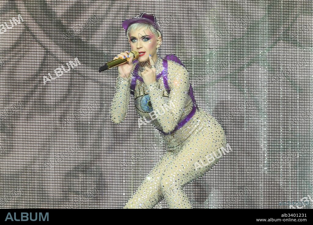June 24, 2017 - Glastonbury, Great Britain, United Kingdom - Katy Perry performs on the pyramid stage on day 3 of the Glastonbury Festival 2017 at Worthy Farm, Pilton...JUNE 24th 2017. (Credit Image: © Matrixpictures.Co.Uk/Matrix via ZUMA Press). 24/06/2017