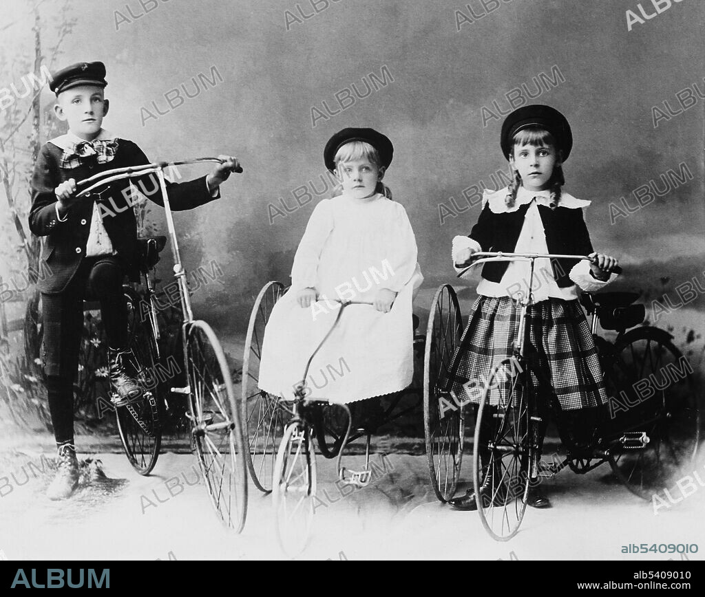 Hole In the Wall Nursery Gang, 1910s