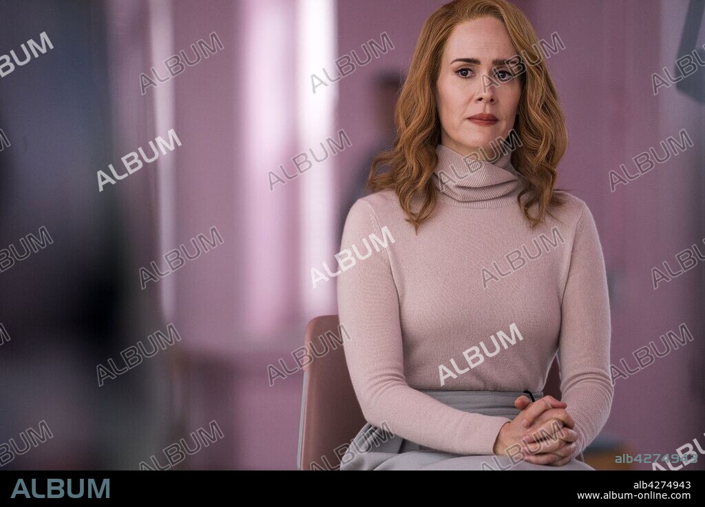 SARAH PAULSON en GLASS [CRISTAL], 2019 (GLASS), dirigida por M. NIGHT SHYAMALAN. Copyright UNIVERSAL.