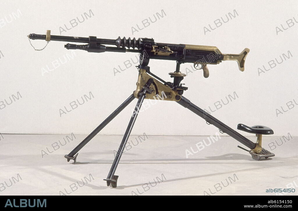 AMETRALLADORA HOTCHKISS DE 7 mm., MODELO 1922, FABRICADA EN OVIEDO Y REGLAMENTARIA EN EL EJERCITO ESPAÑOL EN 1936.