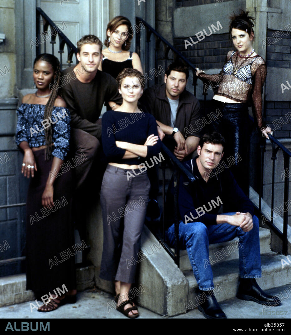 AMANDA FOREMAN, AMY JO JOHNSON, GREG GRUNBERG, KERI RUSSELL, SCOTT FOLEY, SCOTT SPEEDMAN and TANGI MILLER in FELICITY, 1998. Copyright RETNA LIMITED USA.