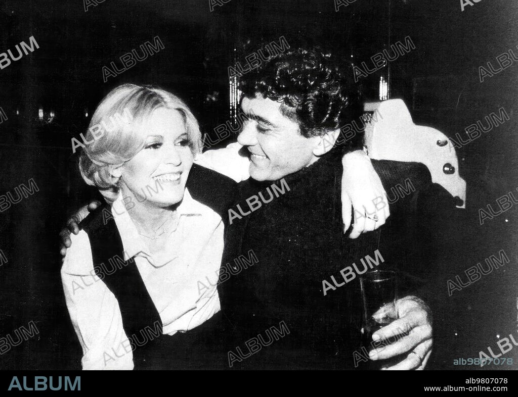 1982. El artista de Circo, Ángel cristo con bárbara Rey.