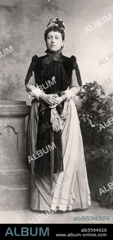 Helena, Princess of Great Britain and Ireland (daughter of Queen Victoria and Prince consort Albert), Princess Christian of Schleswig-Holstein by marriage (1866); London 25.5.1846 - 9.6.1923. Portrait. Photograph, c.1890. (T.H.Voigt, Bad Homburg).