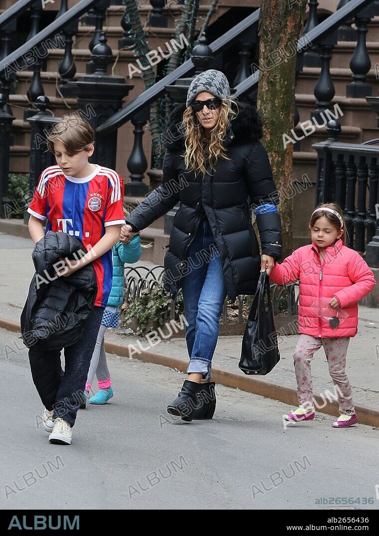 March 25, 2015 - New York City, NY, USA - Actress Sarah Jessica Parker goes out with her children James Broderick, Marion Broderick and Tabitha Broderick on her 50th birthday on March 25 2015 in New York City. 25/03/2015