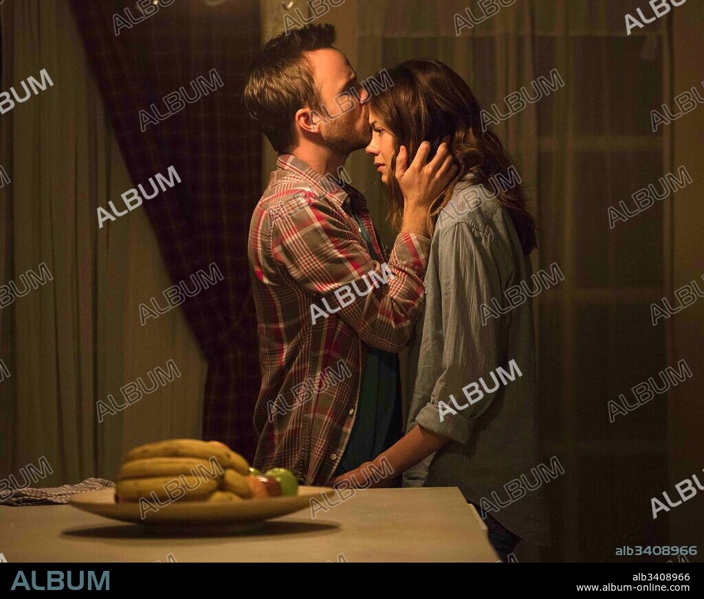 AARON PAUL and MICHELLE MONAGHAN in THE PATH, 2016, directed by JESSICA GOLDBERG. Copyright UNIVERSAL TELEVISION.