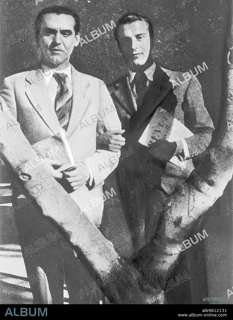 1930. Rafael Alberti with García Lorca.