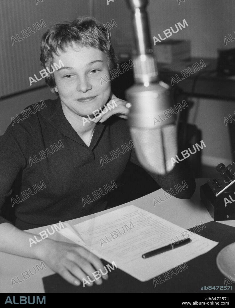 STOCKHOLM 1959-10-26 . Radioprataren Kersti Adams-Ray. Kersti Adams-Ray var sjutton år när hon debuterade med "Spisarparty" 1959.. Foto Gunnar Forsberg / Expressen / SCANPIX kod 192. ** AFTONBLADET OUT **.