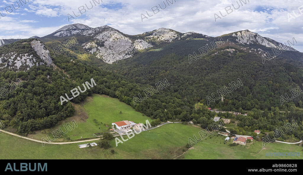 Aizkorri-Aratz Natural Park, provinces of Álava and Gipuzkoa, Spain.