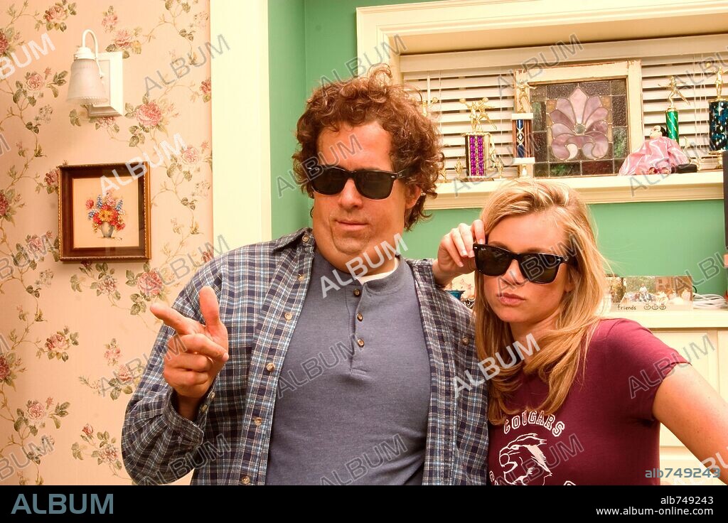 AMY SMART y RYAN REYNOLDS en SÓLO AMIGOS, 2005 (JUST FRIENDS), dirigida por ROGER KUMBLE. Copyright NEW LINE CINEMA / MARKFIELD, ALAN.