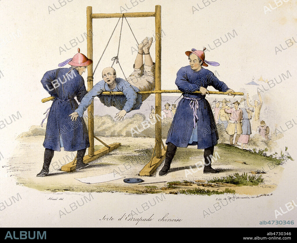 Sorte d'estrapade chinoise. Deux hommes en malmenent un troisieme sur un instrument de torture. Lithographie de Melle Formentin in LA CHINE , par D. de Malpierre, 1825 . Debut XIXeme , 19eme siecle. Credit JEAN VIGNE/KHARBINE TAPABOR.