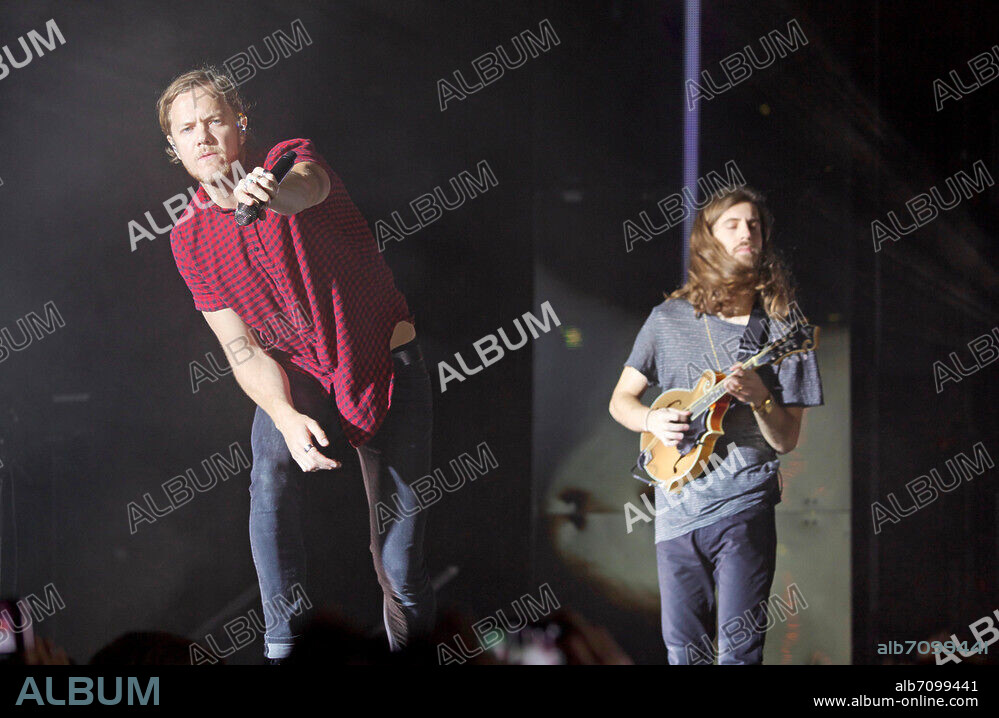 Imagine Dragons - die amerikanische Indie-Rock-Band mit Saenger Dan Reynolds bei einem Konzert am 15.10.2015 in Hamburg, Barclaycard Arena. 

KEINE PERSOENLICHKEITSRECHTE VORHANDEN, NUR FUER REDAKTIONELLE VERWENDUNG, KEINE WERBUNG. KEINE WEITERGABE AN DRITTE.