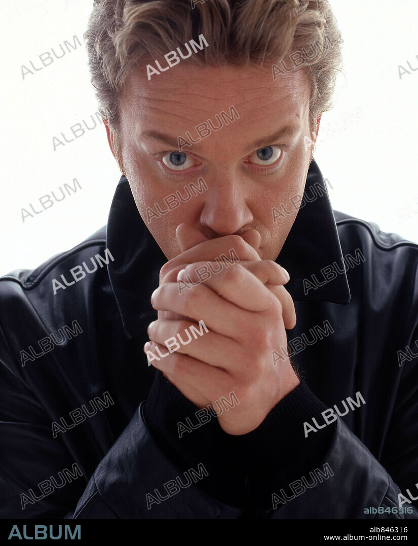 ANTHONY MICHAEL HALL en LA ZONA MUERTA, 2002 (THE DEAD ZONE). Copyright LIONS GATE TELEVISION.