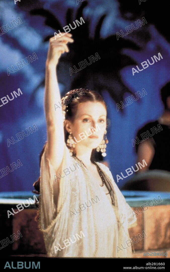 JULIANNE MOORE en COOKIE'S FORTUNE, 1999, dirigida por ROBERT ALTMAN. Copyright MOONSTONE ENTERTAINMENT.