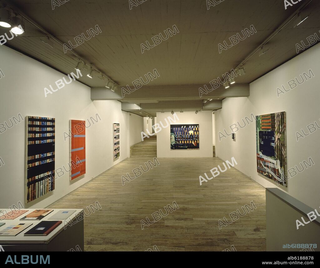 JUAN USLÉ. INTERIOR DE LA SALA DE EXPOSICIONES DE LA GALERIA SOLEDAD LORENZO.