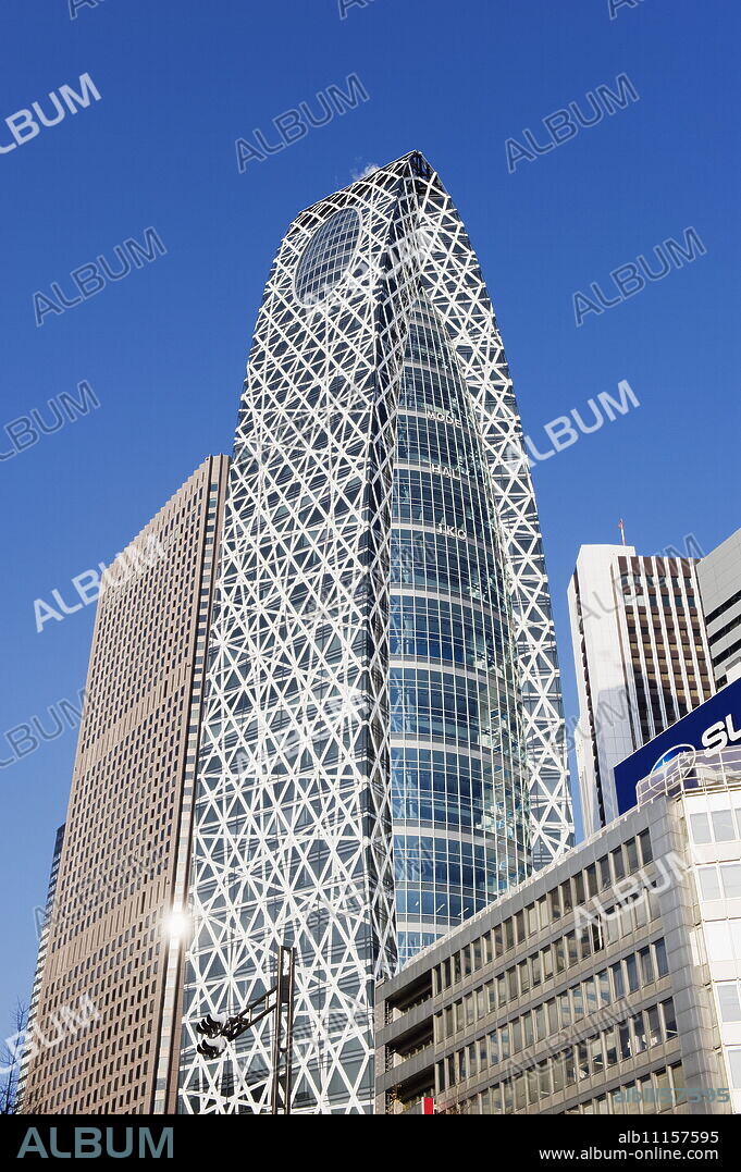 Tokyo Mode Gakuen Cocoon Tower, Design School Building, Shinjuku, Tokyo, Japan, Asia.