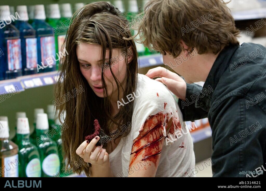 KYLE GALLNER and ROONEY MARA in A NIGHTMARE ON ELM STREET, 2010, directed by SAMUEL BAYER. Copyright NEW LINE CINEMA.