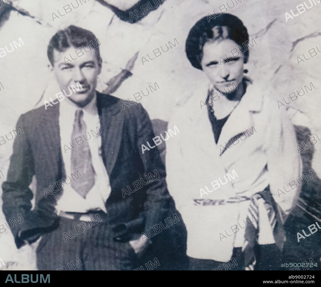 A photograph of Bonnie and Clyde. Bonnie Elizabeth Parker (1910-1934) and Clyde Chestnut Barrow (1909-1934) American criminals who travelled around the Central United States with their gang during the Great Depression.