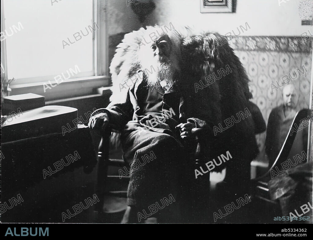 THOMAS EAKINS. Walt Whitman in Camden, N.J., c. 1891.