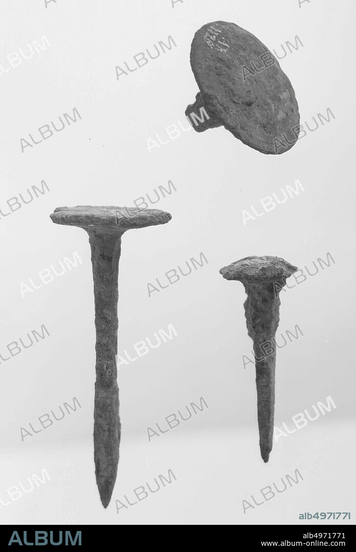 Bronze round button with pin, very simple., Pin, lockpin, metal, bronze, roman 50-270, The Netherlands, South Holland, Leidschendam-Voorburg, Voorburg, Arentsburg.