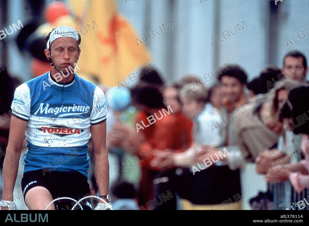 BENOIT POELVOORDE en LA BICI DE GHISLAIN LAMBERT, 2001 (LE VÉLO DE GHISLAIN LAMBERT), dirigida por PHILIPPE HAREL. Copyright LAZENNEC PROD/TF1 FILMS PROD/STUDIO CANAL/AF PROD.